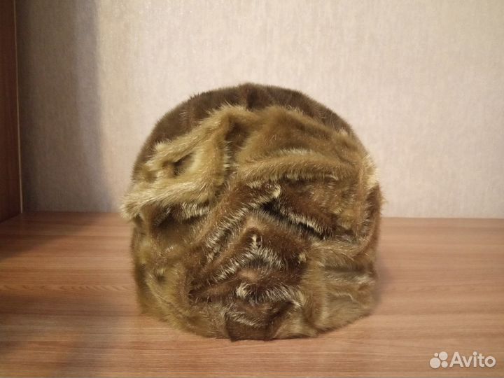 Шапка меховая женская. Мех нерпа