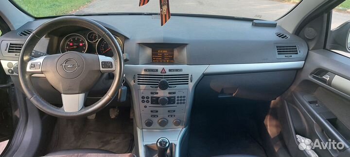 Opel Astra 1.6 МТ, 2011, 151 000 км