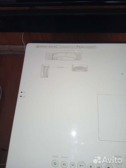 Мультимедийный проектор