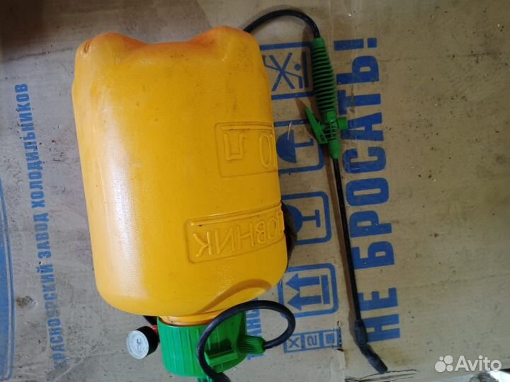 Опрыскиватель садовый 10 л и 2 л
