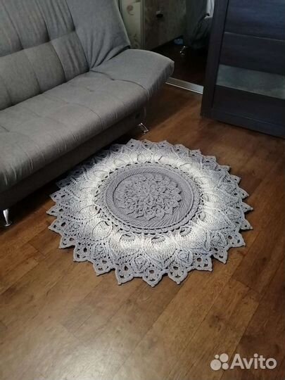 Вязаный ажурный ковёр, ковер 120 см ручной работы