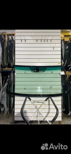 Лобовое стекло Kia Sorento