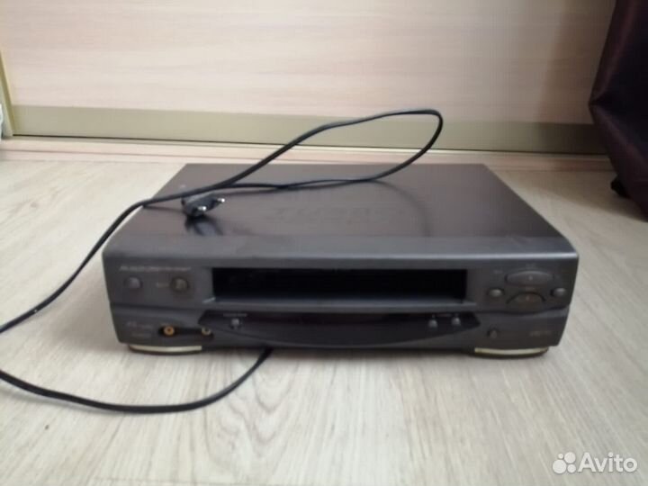 Видеомагнитофон philips -на запчасти