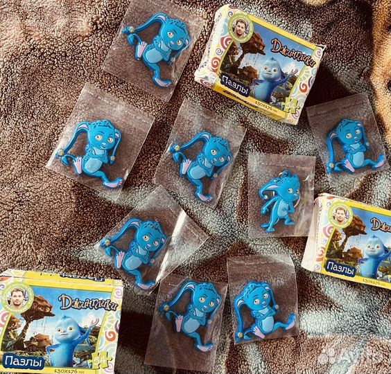 Джинглики. 7 магнитов, брелок, 3 пазла, 12 наклеек