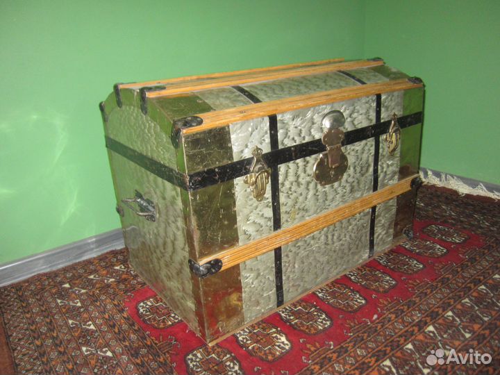 Антикварный сундук 1900-е годы