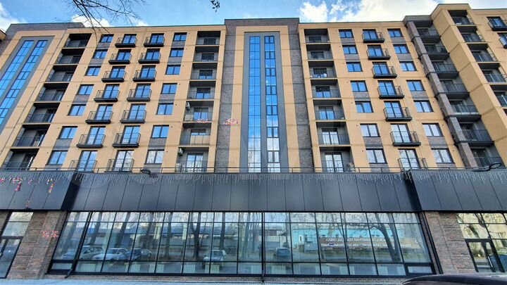 Продажа торговой площади с витражным остеклением