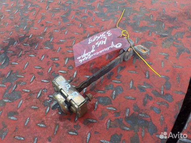 Ограничитель двери Mercedes-Benz Axor 9737201516