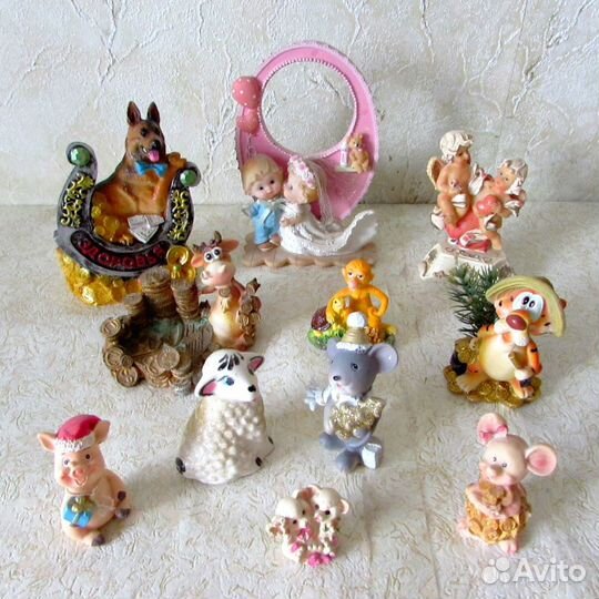 Статуэтки разные