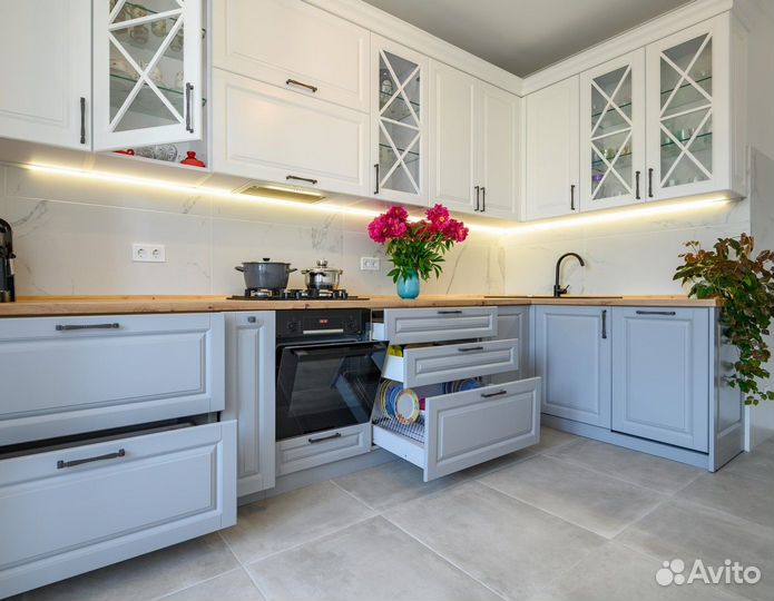 Угловая кухня с фабрики