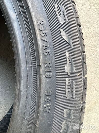 Pirelli Cinturato P7 235/45 R18