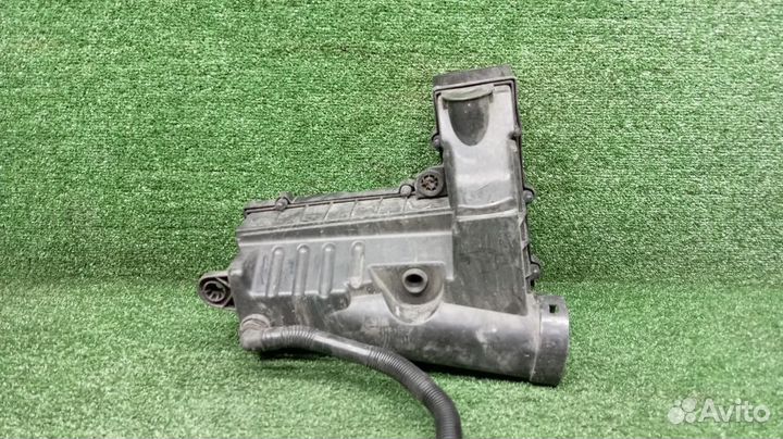 Корпус воздушного фильтра Volkswagen Passat Cc