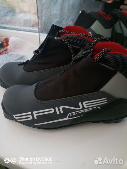 Лыжные ботинки