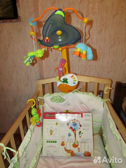 Продаю музыкальную прикроватную игрушку 