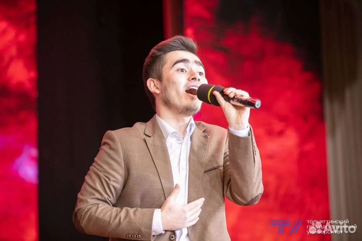 Певец и диджей