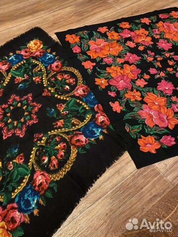 Женский платок черный с цветами 80*80