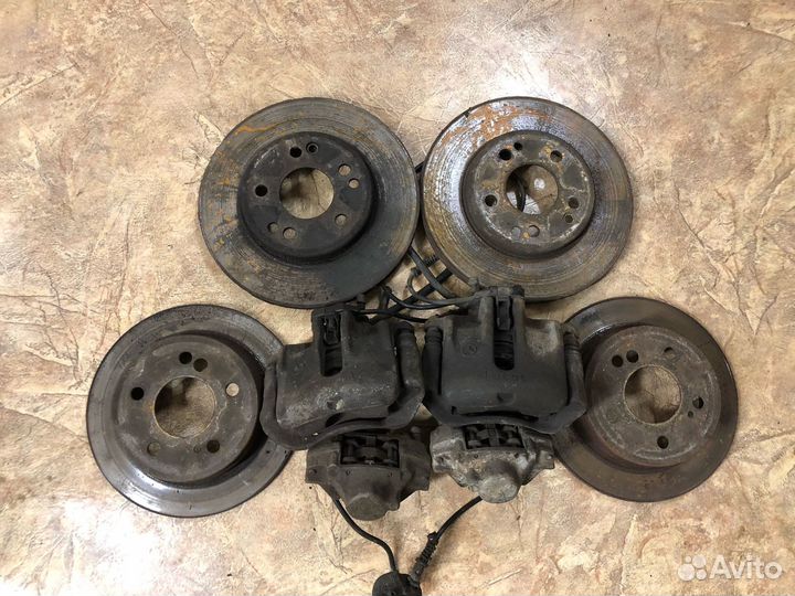 Комплект тормозов W124 M111 M103