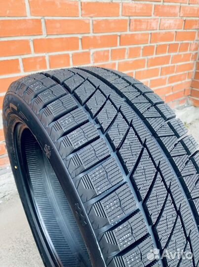 Sailun Ice Blazer Arctic EVO 245/60 R18 105H