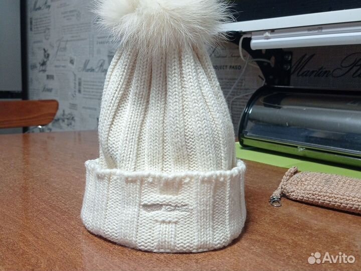 Шапка женская вязаная белая