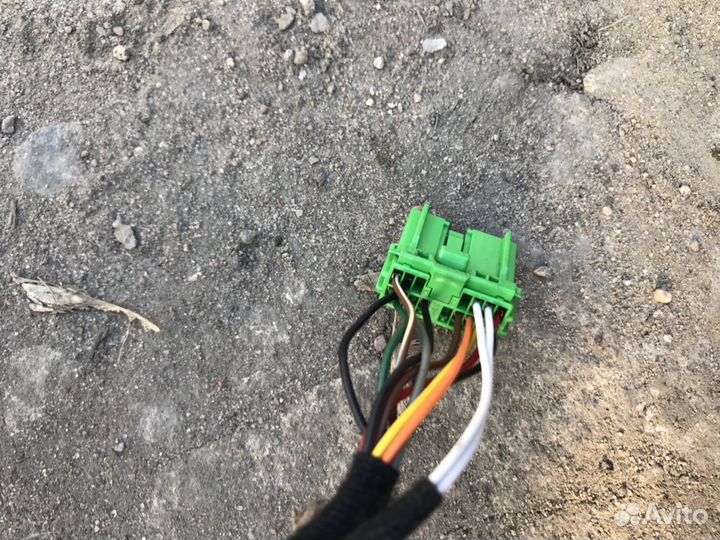 Volvo XC90 зеркало правое