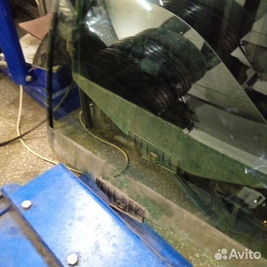 Стекло переднее правое, заднее правое Ауди 100 c4