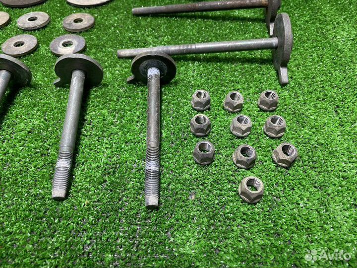 Подушка кузова Toyota Land Cruiser Cygnus UZJ100