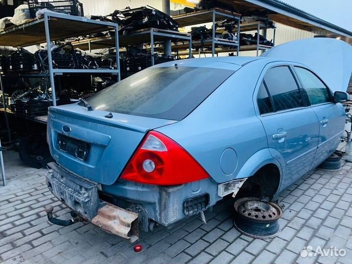 Уплотнитель двери задней правой Ford Mondeo 3 157485