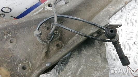 Ступица передняя левая BMW 5 F10/F11 (KDN18K901)