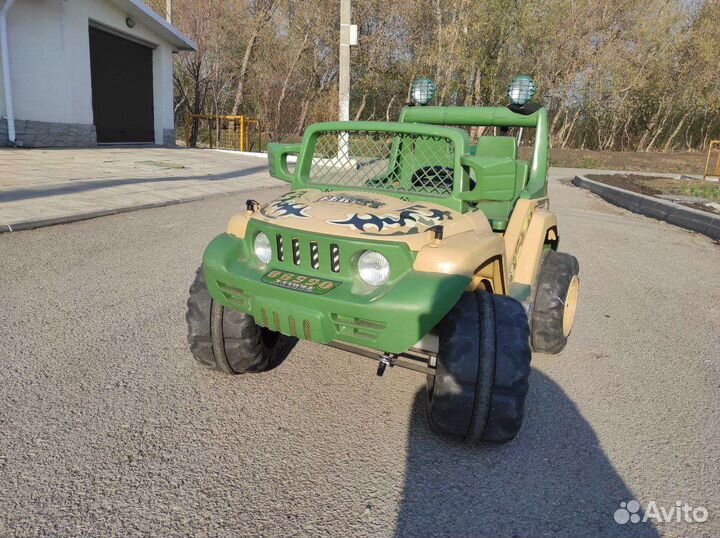 Детский двухместный электромобиль бу