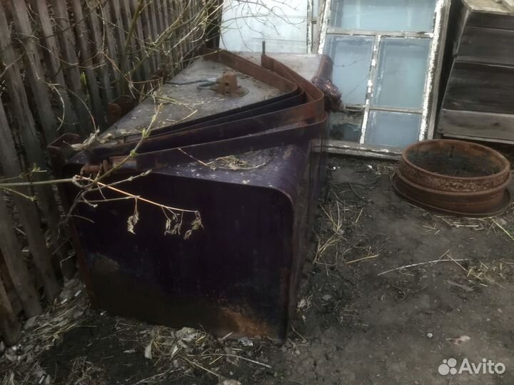 Топливный бак (600) литров