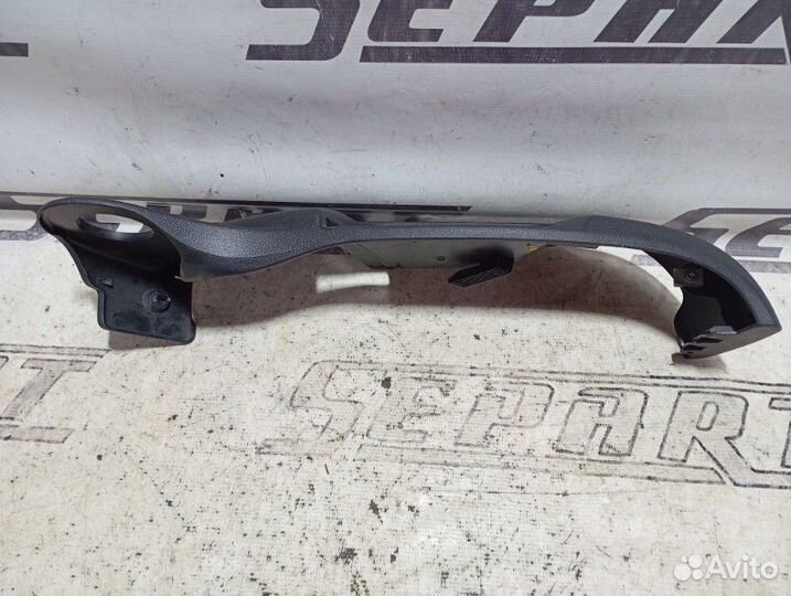 Накладка сиденья передняя левая Skoda Yeti 1.4