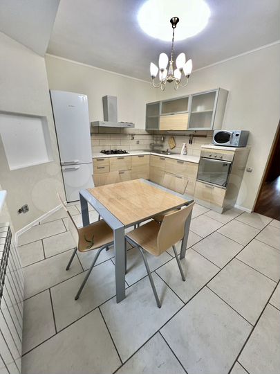 3-к. квартира, 100,7 м², 2/5 эт.