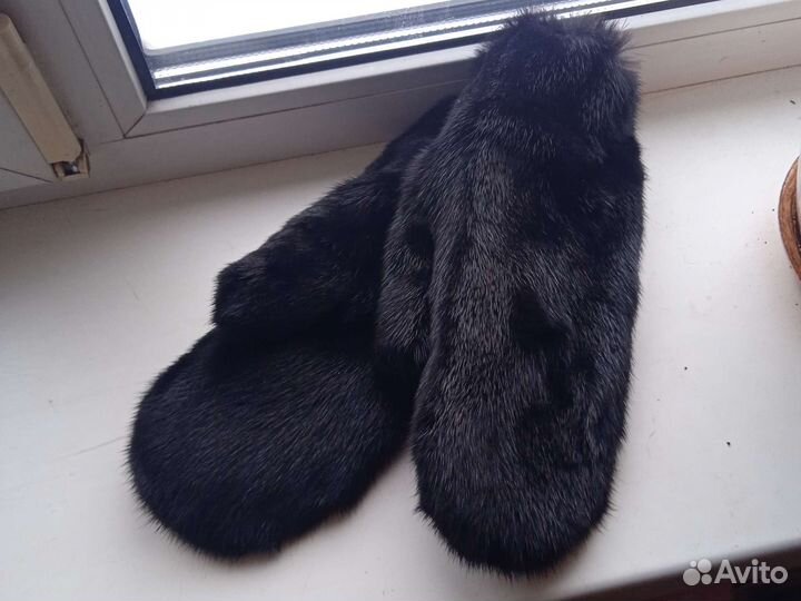 Варежки из меха норки цельнокройные