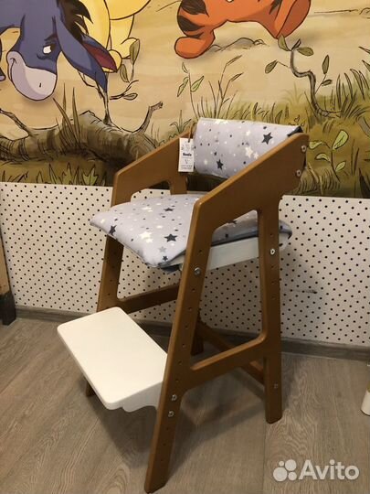 Растущий стул Коала в цветах дерево