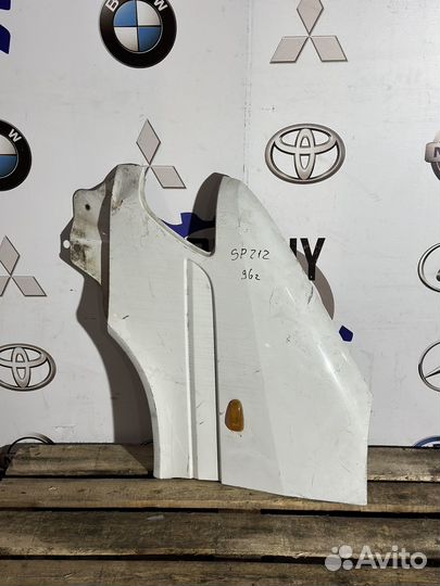 Крыло переднее левое Mercedes-Benz Sprinter 212