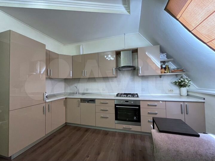 3-к. квартира, 65 м², 4/4 эт.