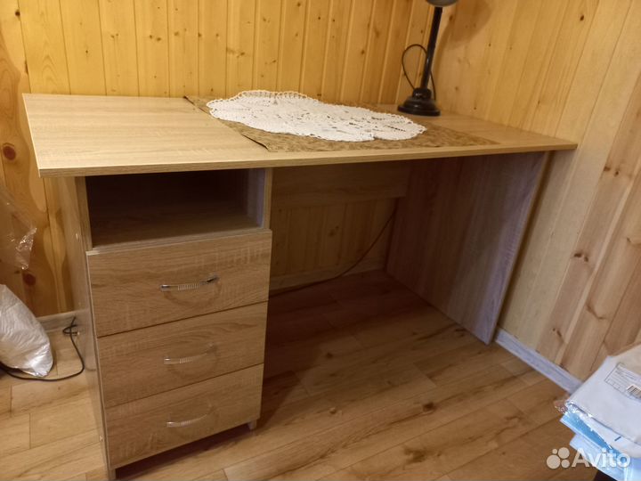 Письменный стол