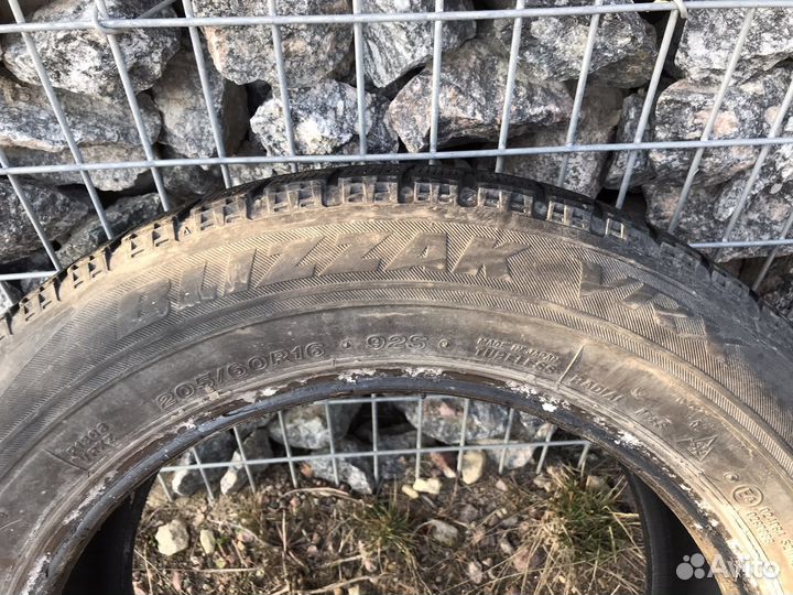 Bridgestone Blizzak VRX 205/60 R16