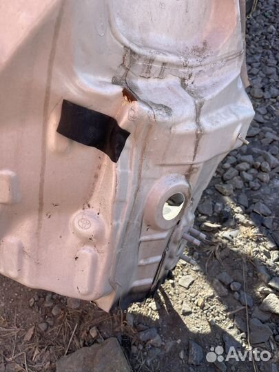 Крыло заднее левое toyota camry 50