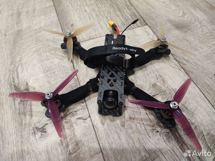 FPV квадрокоптер дрон