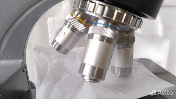 Монокулярный микроскоп Levenhuk 700M 69655