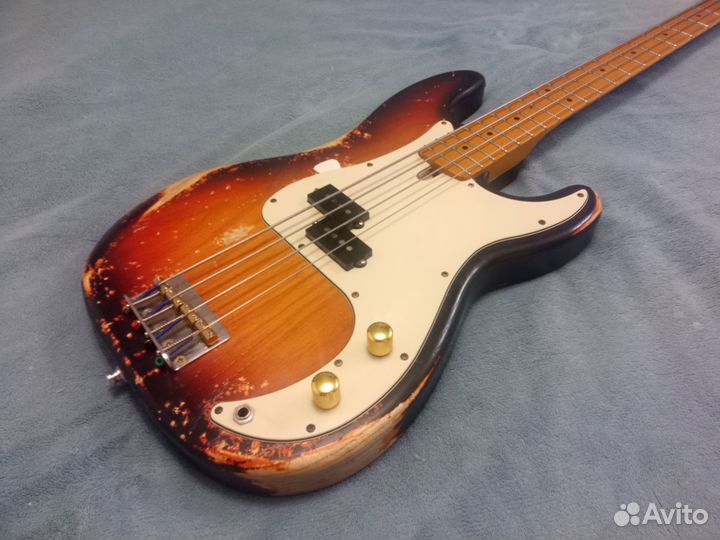 Мастеровой бас Fender Precision