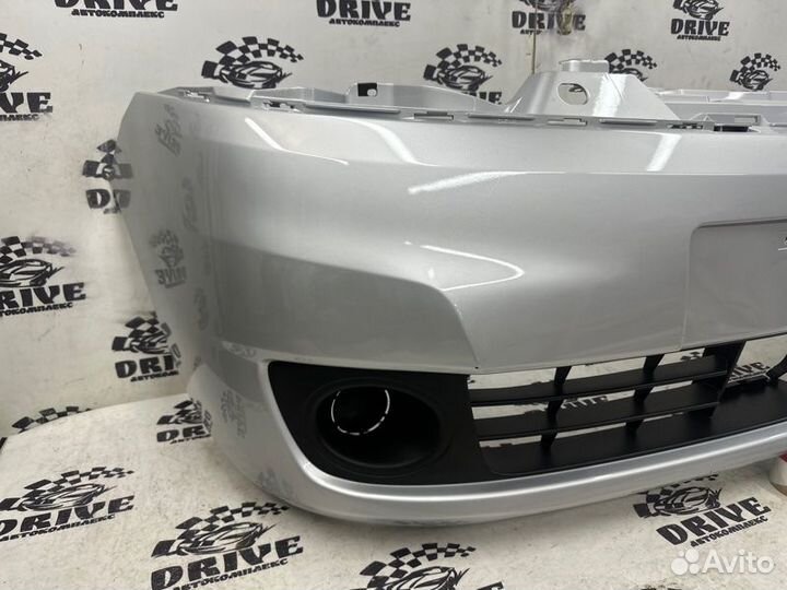 Бампер передний Nissan Nv200 M20