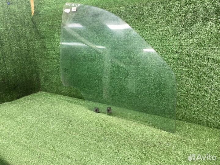 Стекло двери переднее правое Renault Logan