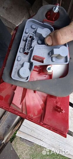 Фольксваген Джетта 6 фонарь крышки багажника левый