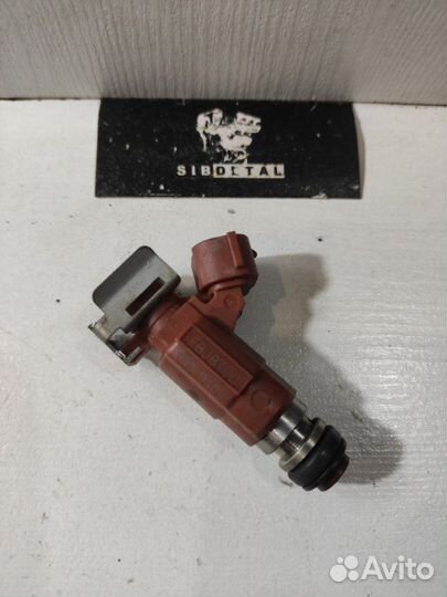 Форсунка топливная Nissan Stagea WHC34 RB20DE