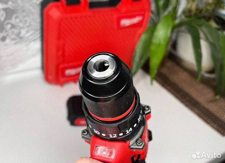 Шуруповерт (Абсолютно новый)