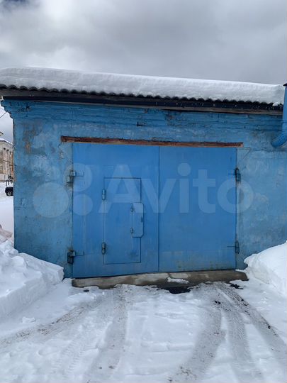 Гараж, > 30 м²