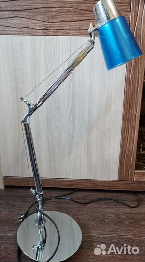 Лампа настольная