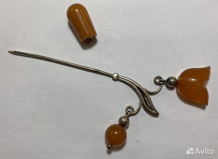 Брошь серебро 875 СССР. На уральный Янтарь