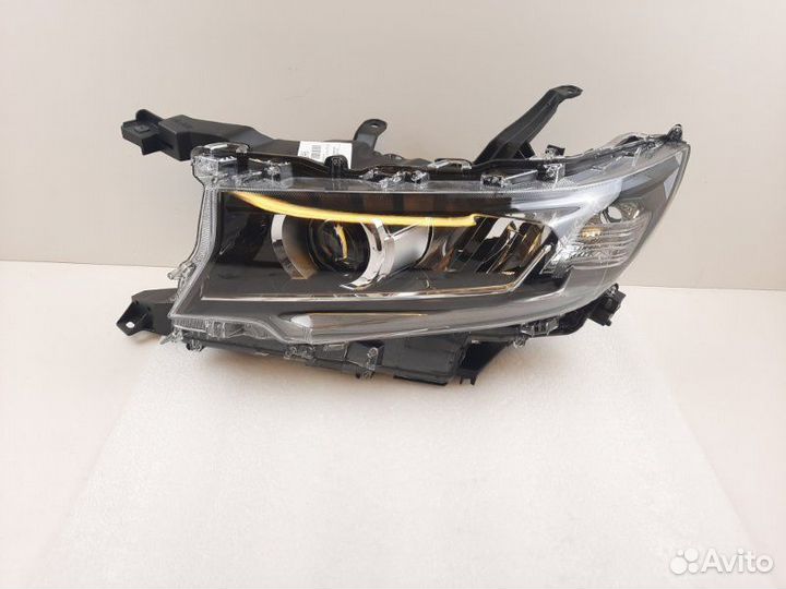 Фара левая Toyota Land Cruiser Prado 150 2018-2022